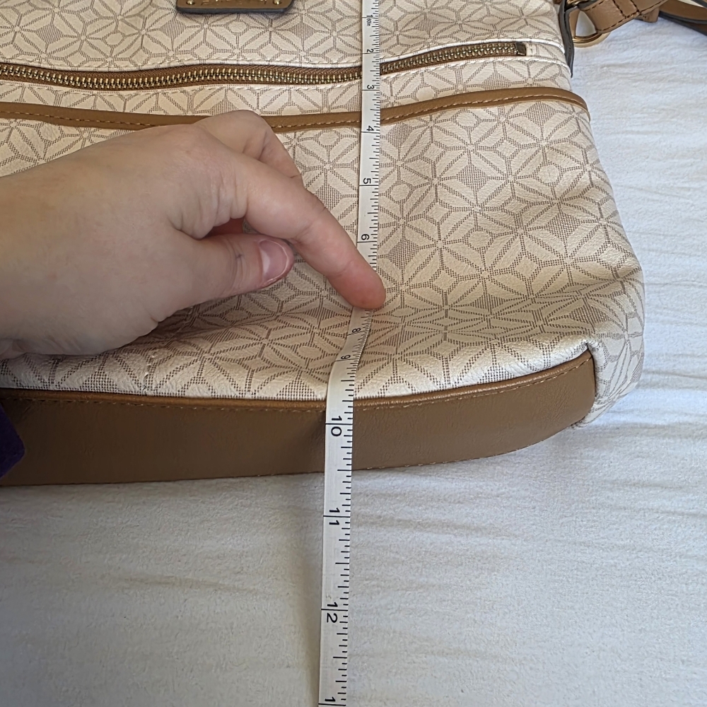 Rosetti Cream and Tan Faux Leather Geometric Diamond Pattern Crossbody Bag - Picture 12 of 12